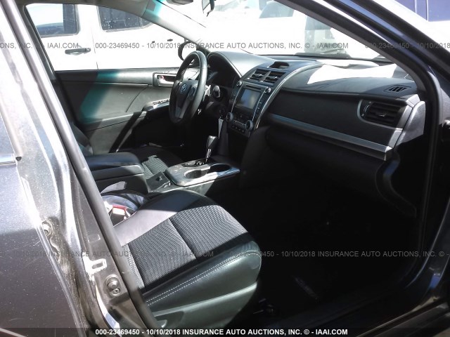 4T1BF1FKXDU277433 - 2013 TOYOTA CAMRY L/SE/LE/XLE 灰色 照片 5