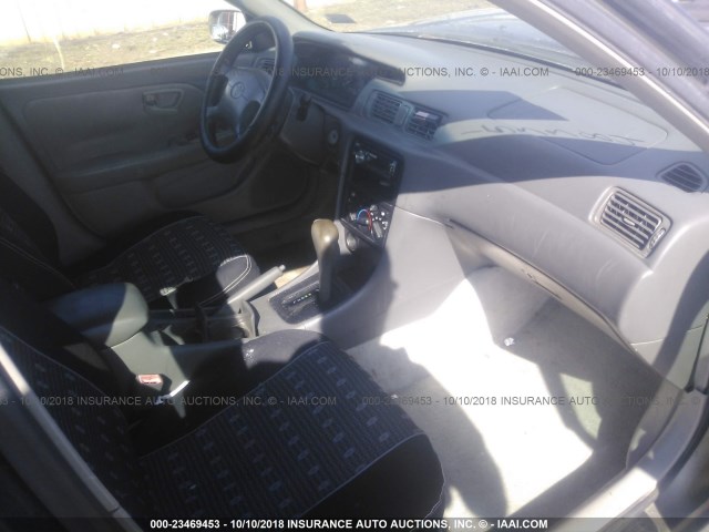 4T1BG22K6XU541650 - 1999 TOYOTA CAMRY CE/LE/XLE 棕色 照片 5