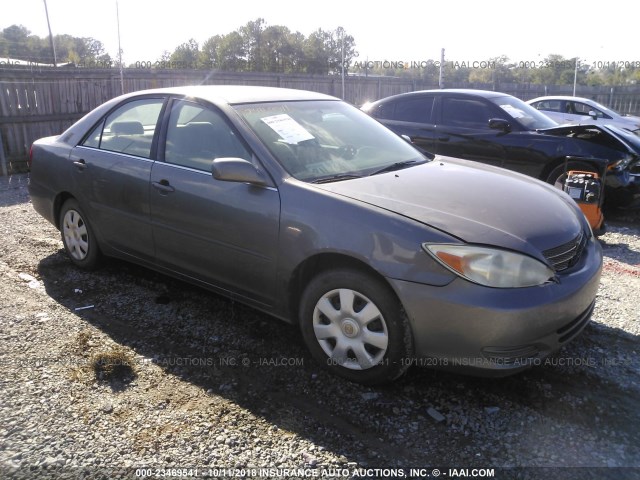 4T1BE32K02U593344 - 2002 TOYOTA CAMRY LE/XLE/SE GRAY photo 1