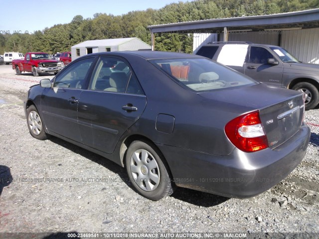 4T1BE32K02U593344 - 2002 TOYOTA CAMRY LE/XLE/SE GRAY photo 3