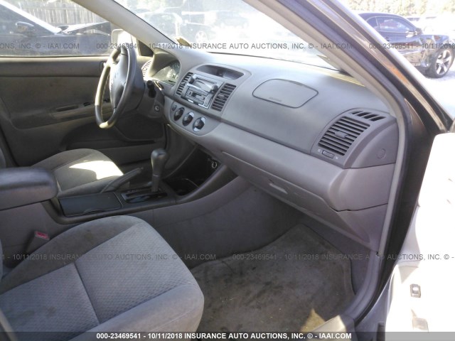 4T1BE32K02U593344 - 2002 TOYOTA CAMRY LE/XLE/SE GRAY photo 5