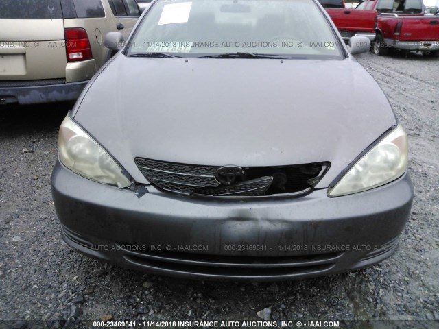 4T1BE32K02U593344 - 2002 TOYOTA CAMRY LE/XLE/SE GRAY photo 6