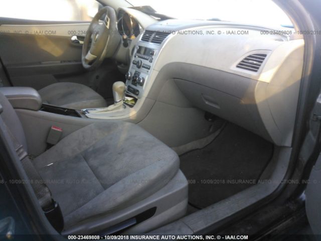 1G1ZB5E1XBF167006 - 2011 CHEVROLET MALIBU LS 灰色 照片 5