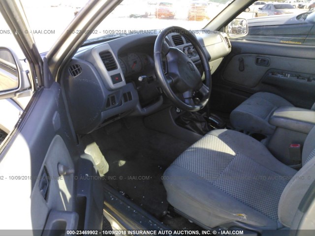 1N6ED26Y11C369742 - 2001 NISSAN FRONTIER KING CAB XE/KING CAB SE SILVER photo 5