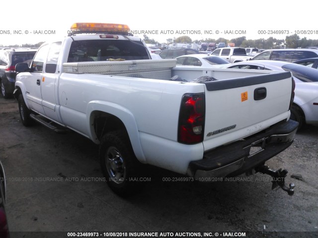 1GCHC29U36E226248 - 2006 CHEVROLET SILVERADO C2500 HEAVY DUTY WHITE photo 3