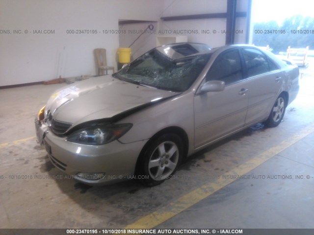 JTDBF30K230147421 - 2003 TOYOTA CAMRY LE/XLE GOLD photo 2