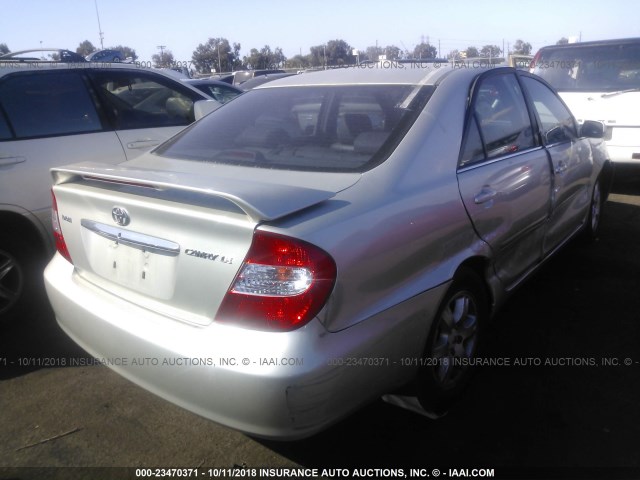 JTDBE32K830181721 - 2003 TOYOTA CAMRY LE/XLE SILVER photo 4