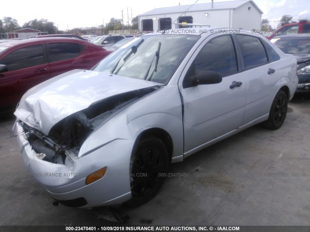 1FAFP34N77W187487 - 2007 FORD FOCUS ZX4/S/SE/SES 银色 照片 2