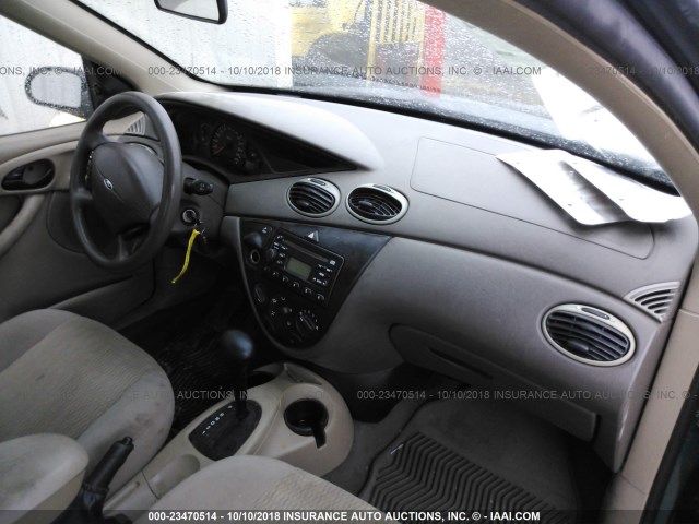 1FAFP34P01W150581 - 2001 FORD FOCUS SE/SE COMFORT GREEN photo 5