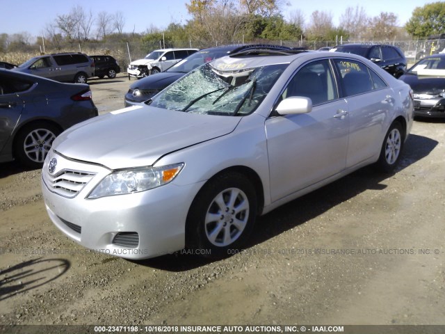 4T1BF3EK3BU133314 - 2011 TOYOTA CAMRY SE/LE/XLE 银色 照片 2