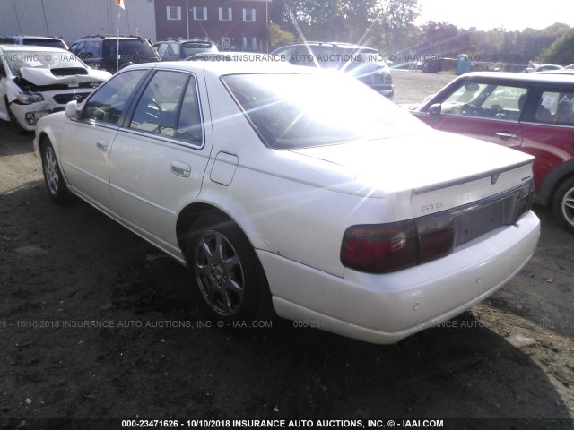 1G6KY54963U102930 - 2003 CADILLAC SEVILLE STS WHITE photo 3