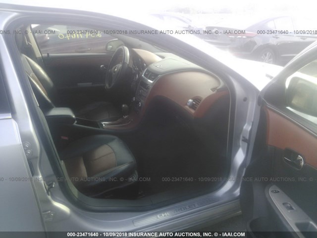 1G1ZK57B29F212245 - 2009 CHEVROLET MALIBU LTZ 银色 照片 5