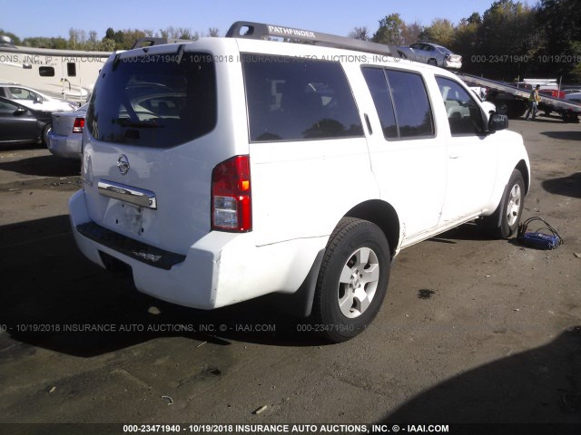 5N1AR18W97C609875 - 2007 NISSAN PATHFINDER LE/SE/XE WHITE photo 4