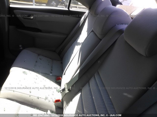 4T1BF1FK8HU659966 - 2017 TOYOTA CAMRY LE/XLE/SE/XSE GRAY photo 8
