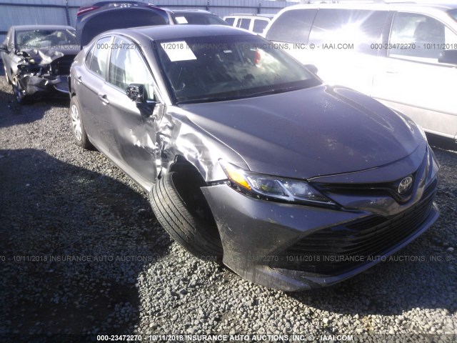 4T1B11HK4JU056241 - 2018 TOYOTA CAMRY L/LE/XLE/SE/XSE GRAY photo 6