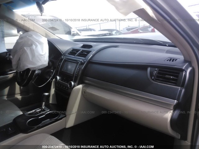 4T1BF1FK9EU304493 - 2014 TOYOTA CAMRY L/SE/LE/XLE თაფლისფერი ფოტო 5