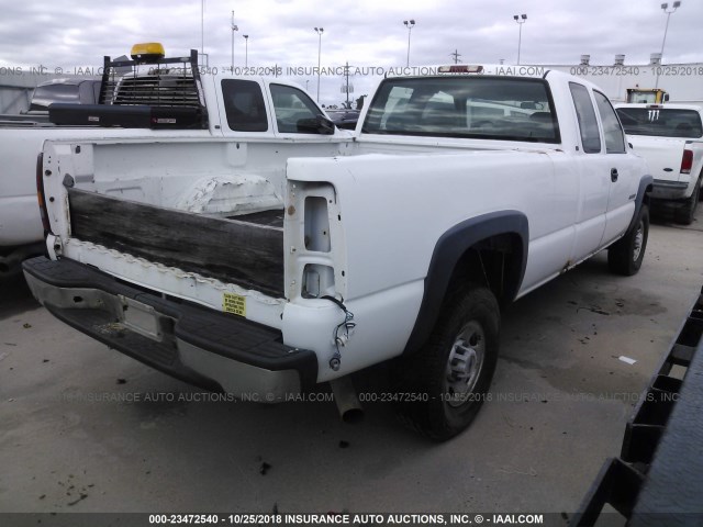 1GCHC29U22E190174 - 2002 CHEVROLET SILVERADO C2500 HEAVY DUTY WHITE photo 4