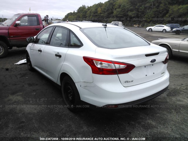 1FADP3E20EL226575 - 2014 FORD FOCUS S WHITE photo 3