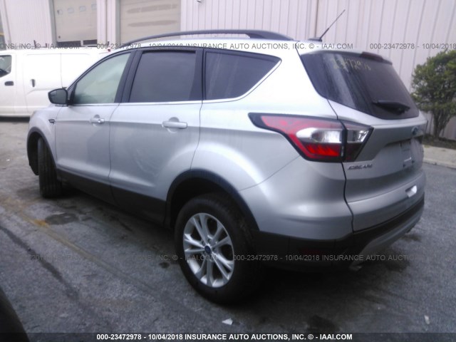 1FMCU9GD8JUB75570 - 2018 FORD ESCAPE SE SILVER photo 3