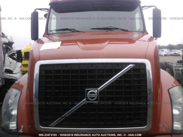 4V4NC9EHXAN287601 - 2010 VOLVO VN BROWN photo 9