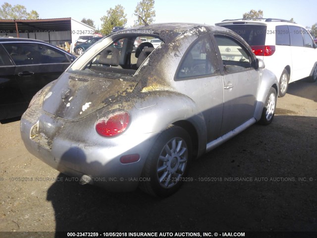 3VWBS21C81M418549 - 2001 VOLKSWAGEN NEW BEETLE GL 银色 照片 4