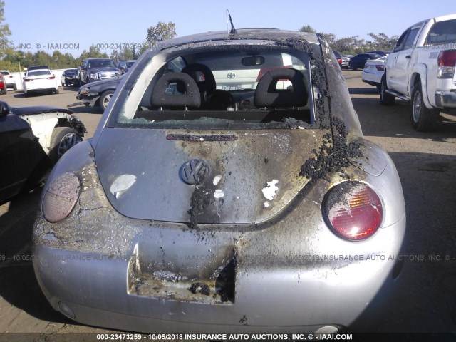 3VWBS21C81M418549 - 2001 VOLKSWAGEN NEW BEETLE GL 银色 照片 6