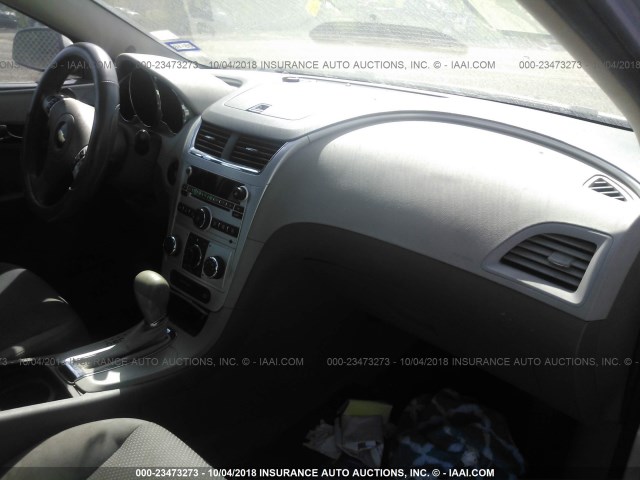 1G1ZC5E07AF180623 - 2010 CHEVROLET MALIBU 1LT ვერცხლისფერი ფოტო 5