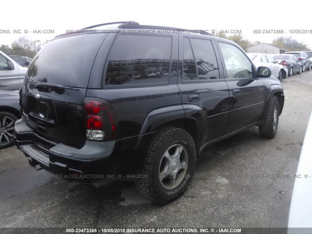 1GNDT13SX82232351 - 2008 CHEVROLET TRAILBLAZER LS/LT BLACK photo 4