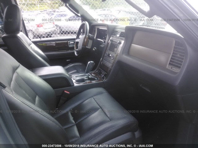 5LMJJ2H53DEL06379 - 2013 LINCOLN NAVIGATOR 灰色 照片 5