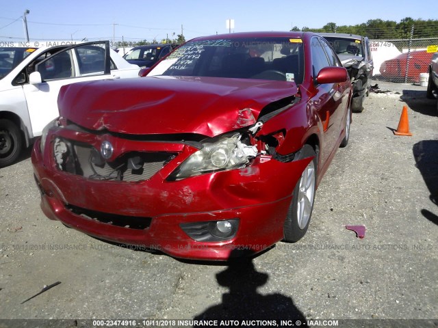 4T1BF3EK5AU071476 - 2010 TOYOTA CAMRY SE/LE/XLE წითელი ფოტო 2