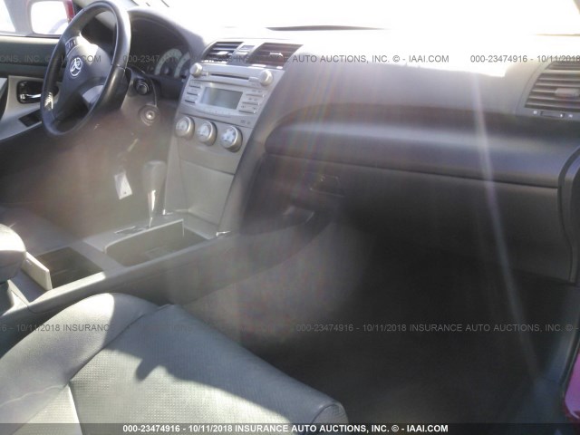 4T1BF3EK5AU071476 - 2010 TOYOTA CAMRY SE/LE/XLE წითელი ფოტო 5