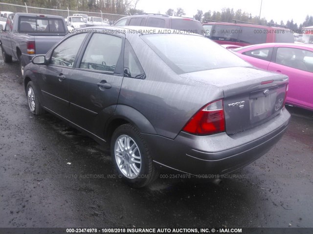 1FAFP34NX7W111732 - 2007 FORD FOCUS ZX4/S/SE/SES 灰色 照片 3