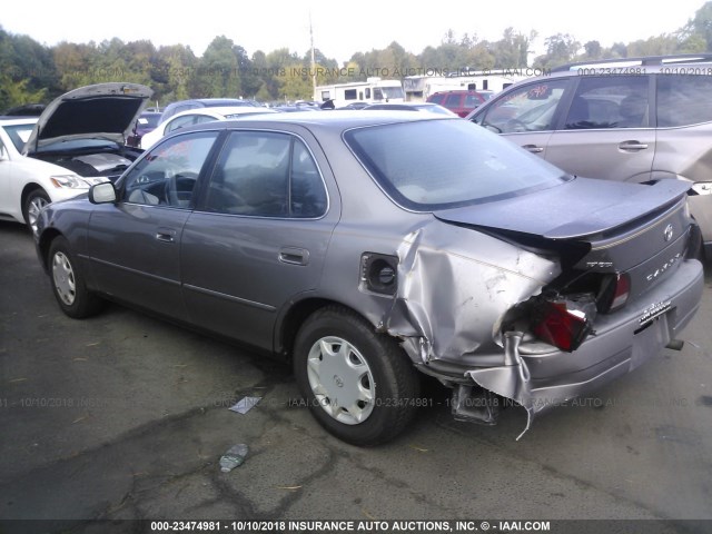 4T1BG12K3TU802463 - 1996 TOYOTA CAMRY DX/LE/XLE GOLD photo 3