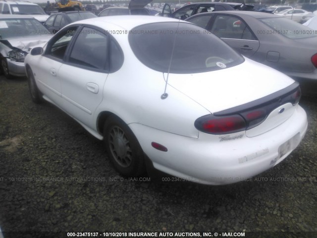 1FAFP53S2WA272509 - 1998 FORD TAURUS SE COMFORT WHITE photo 3