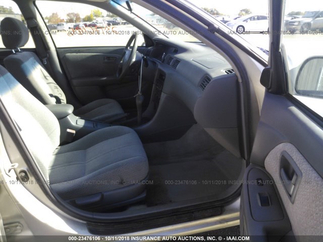 JT2BF22K4Y0256695 - 2000 TOYOTA CAMRY CE/LE/XLE 银色 照片 5