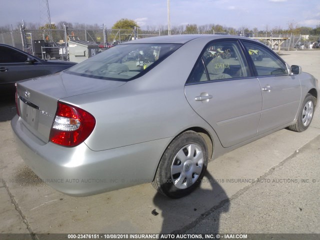 4T1BE32KX4U933649 - 2004 TOYOTA CAMRY LE/XLE/SE 银色 照片 4