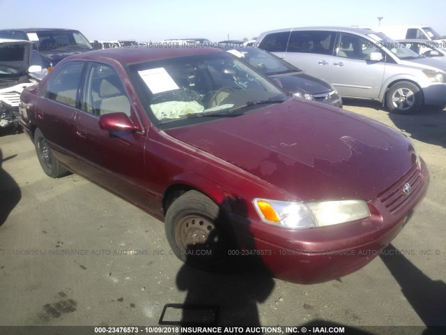 JT2BG22K1W0206220 - 1998 TOYOTA CAMRY CE/LE/XLE 红色 照片 1