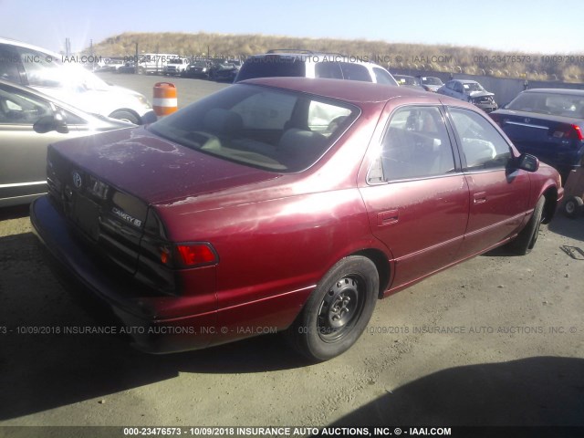 JT2BG22K1W0206220 - 1998 TOYOTA CAMRY CE/LE/XLE 红色 照片 4