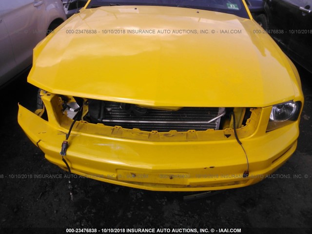 1ZVFT80N965219429 - 2006 FORD MUSTANG YELLOW photo 6