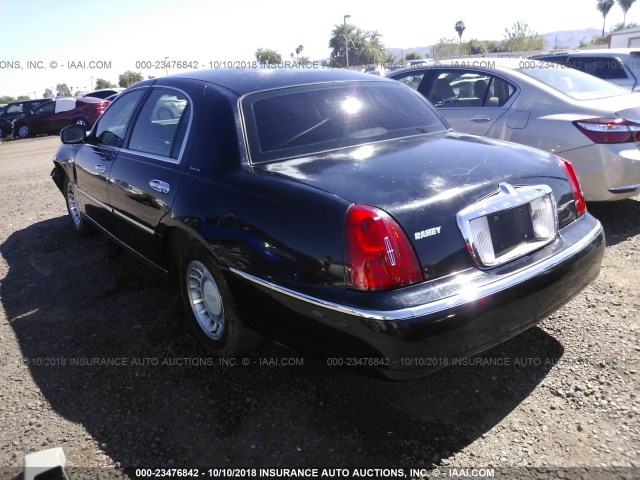 1LNHM81W8YY924686 - 2000 LINCOLN TOWN CAR EXECUTIVE BLACK photo 3