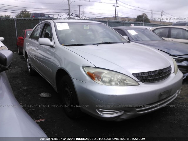 4T1BE32K94U816306 - 2004 TOYOTA CAMRY LE/XLE/SE SILVER photo 1