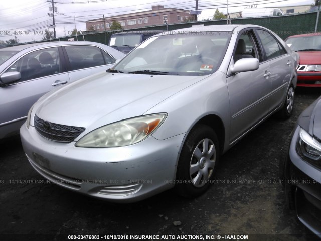 4T1BE32K94U816306 - 2004 TOYOTA CAMRY LE/XLE/SE SILVER photo 2