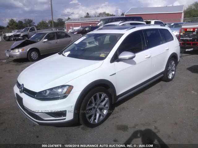 3VWH17AU7HM507025 - 2017 VOLKSWAGEN Golf Alltrack S/SE/SEL 白色 照片 2