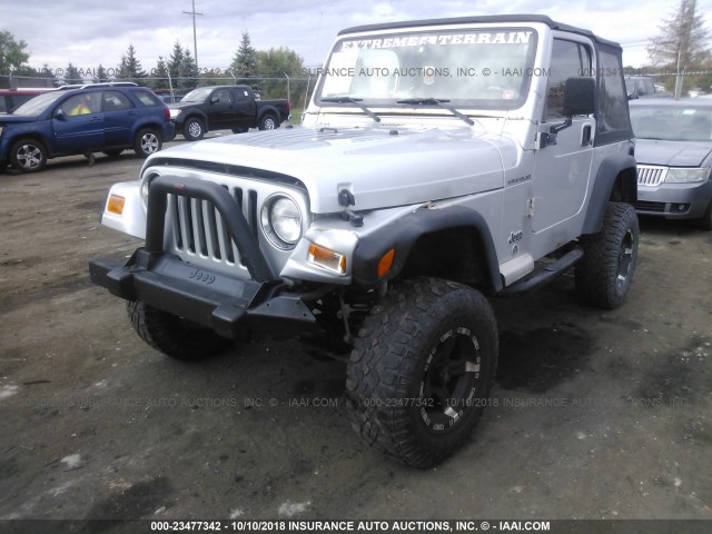 1J4FA39S82P754555 - 2002 JEEP WRANGLER / TJ X SILVER photo 2