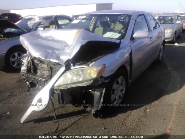 JTNBE46K673118875 - 2007 TOYOTA CAMRY NEW GENERAT CE/LE/XLE/SE SILVER photo 2