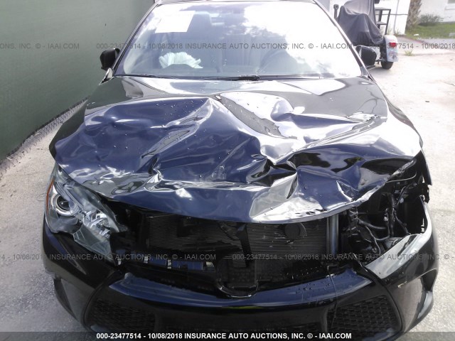 4T1BF1FK3HU427923 - 2017 TOYOTA CAMRY LE/XLE/SE/XSE 黑色 照片 6