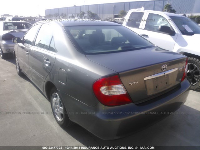 4T1BF30KX3U549403 - 2003 TOYOTA CAMRY LE/XLE/SE GRAY photo 3