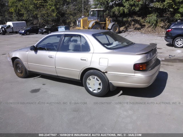 4T1BG12K7TU808847 - 1996 TOYOTA CAMRY DX/LE/XLE GOLD photo 3