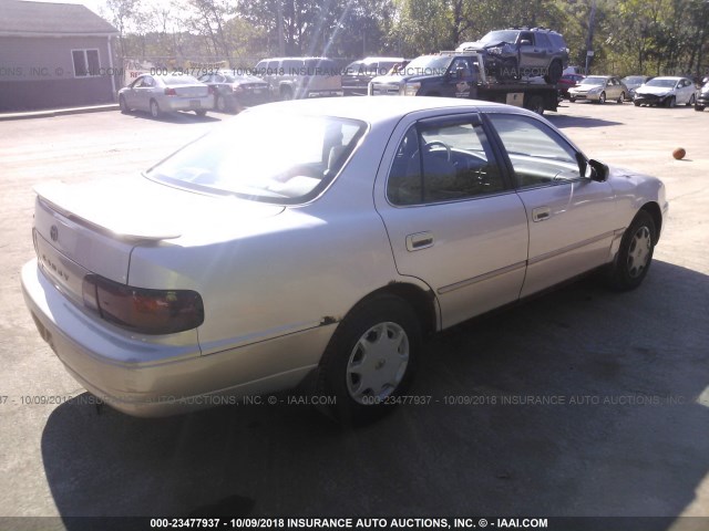 4T1BG12K7TU808847 - 1996 TOYOTA CAMRY DX/LE/XLE GOLD photo 4