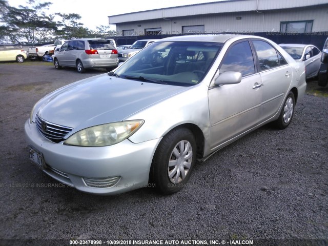 JTDBE32K653011925 - 2005 TOYOTA CAMRY LE/XLE/SE 银色 照片 2